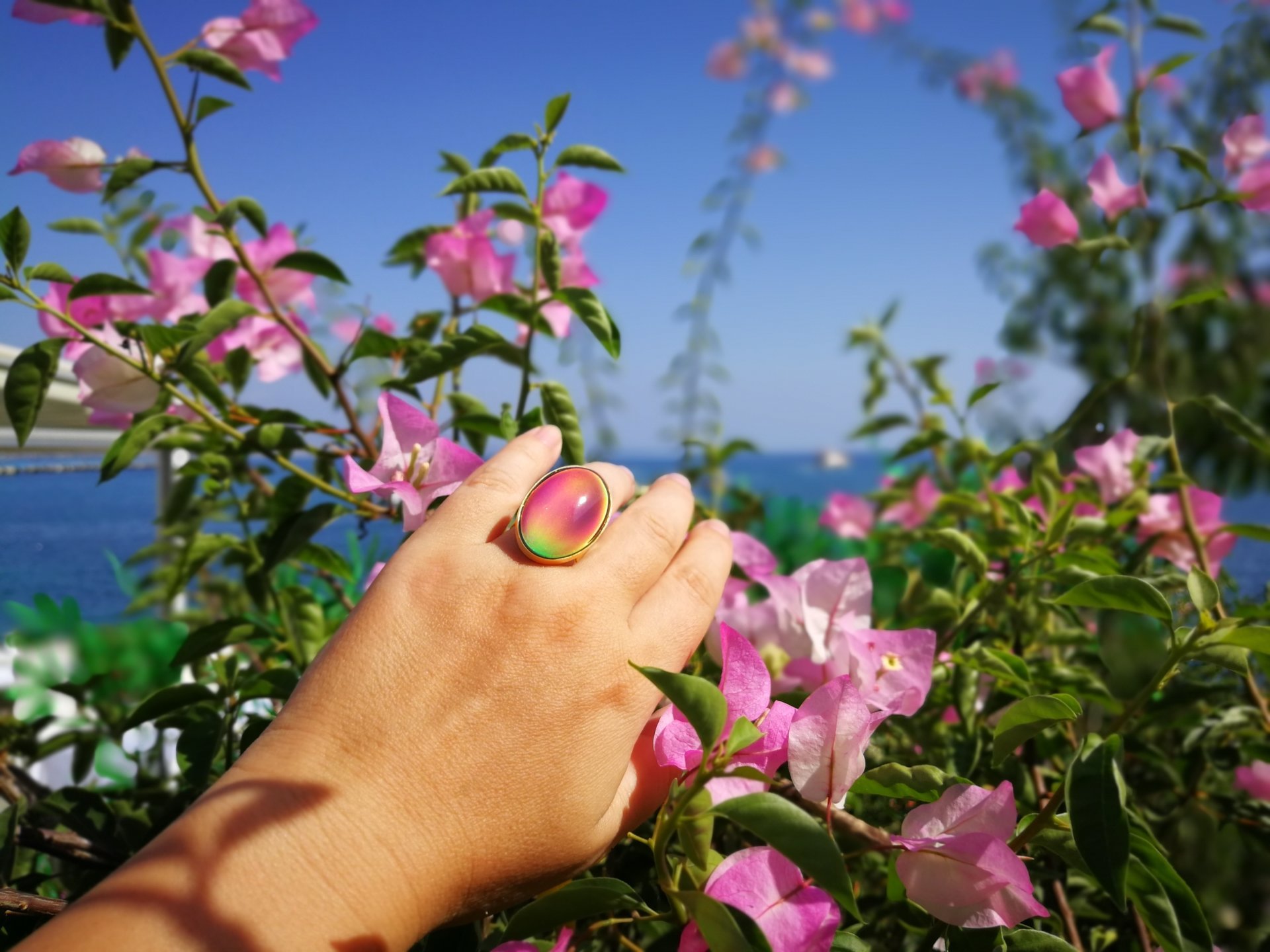 Golden Mirror of Beauty - Mood Ring - 30x20 mm - 24k gold plated Sterling Silver 925