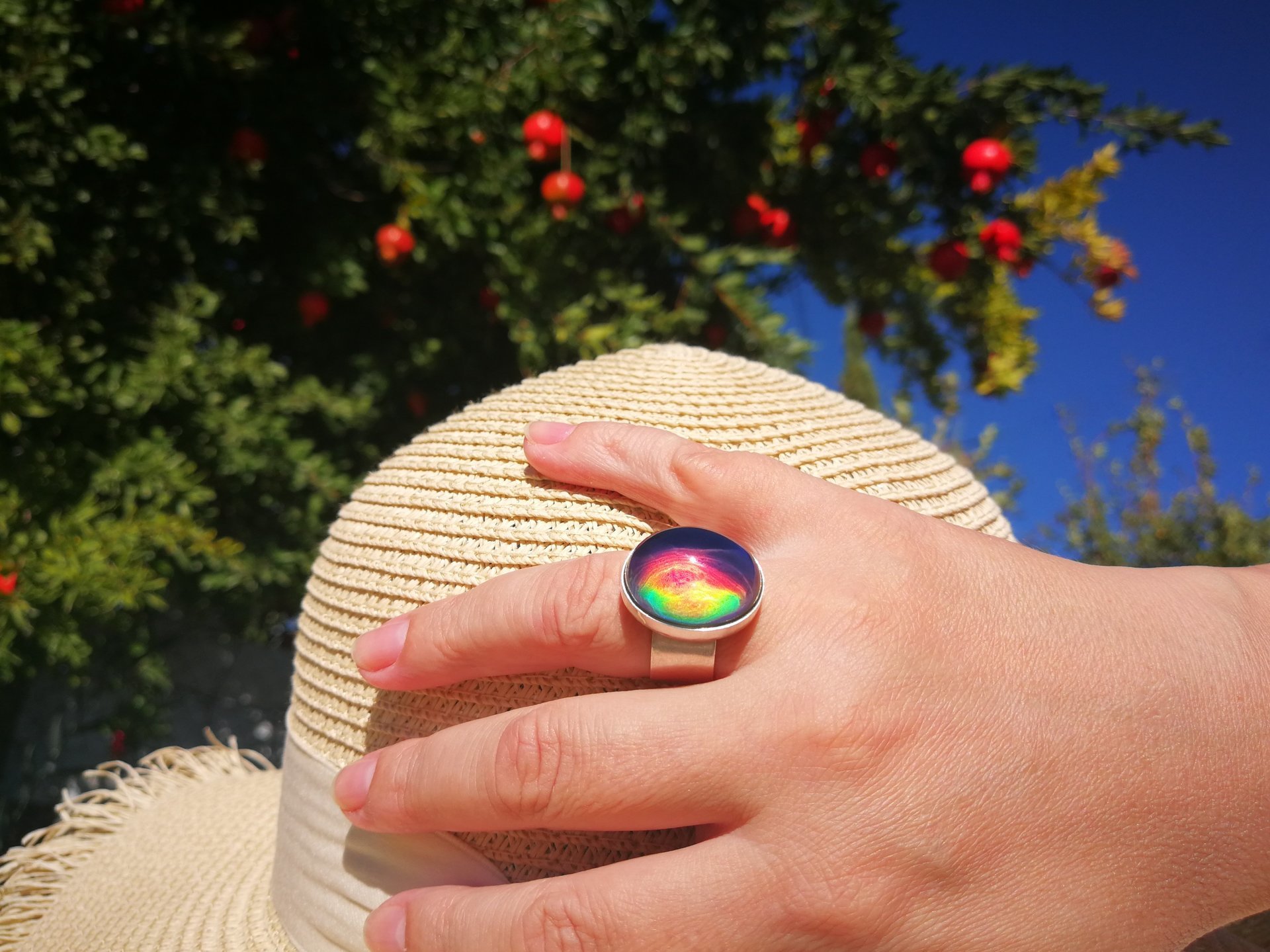 Queen of Heavenly Delight - Mood Ring - 20x15 mm - Sterling Silver 925 (pure or gold plated) - AAA Crystal Quartz