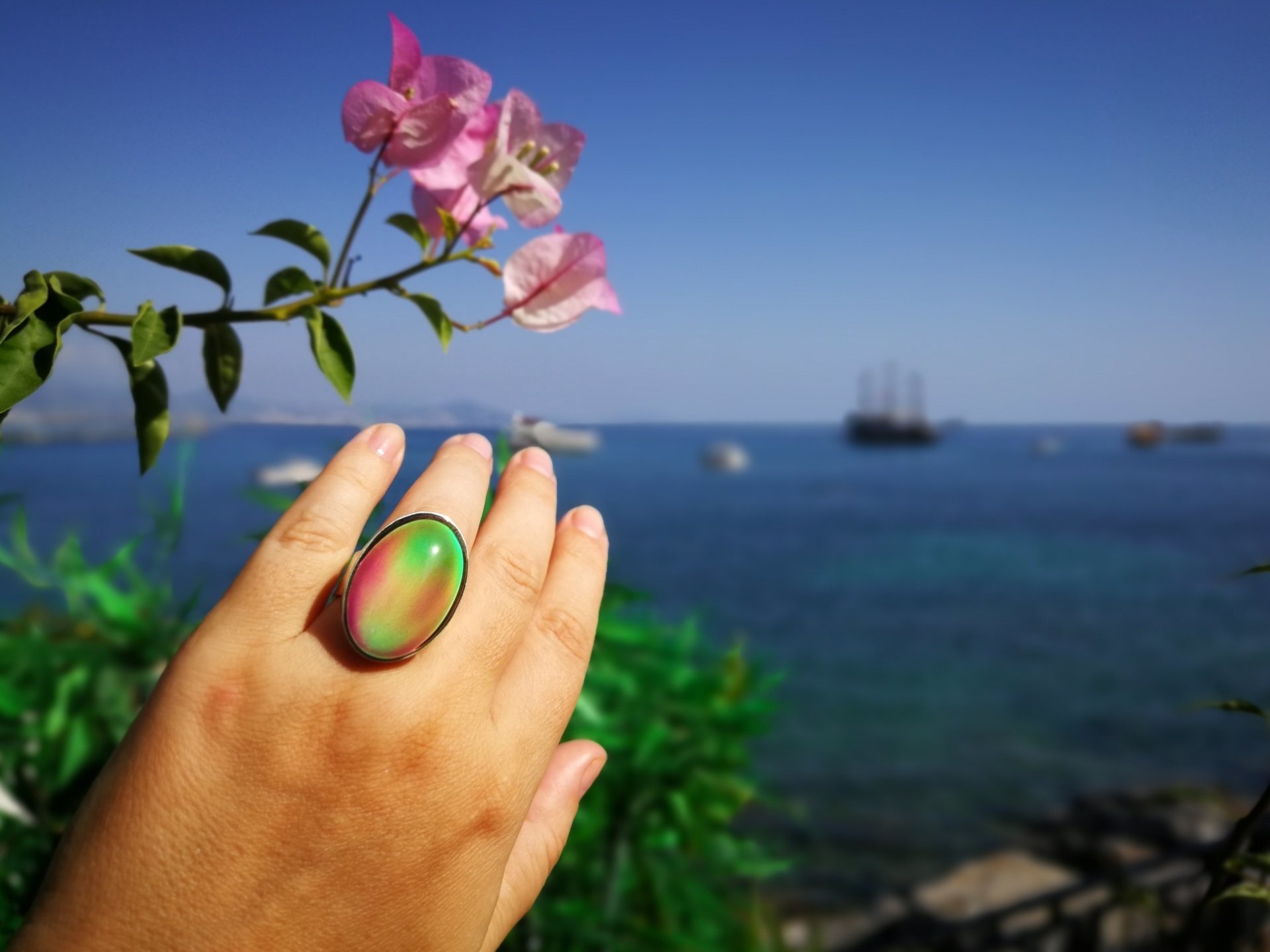 Silver Mirror of Beauty - Mood Ring - 30x20 mm - Sterling Silver 925