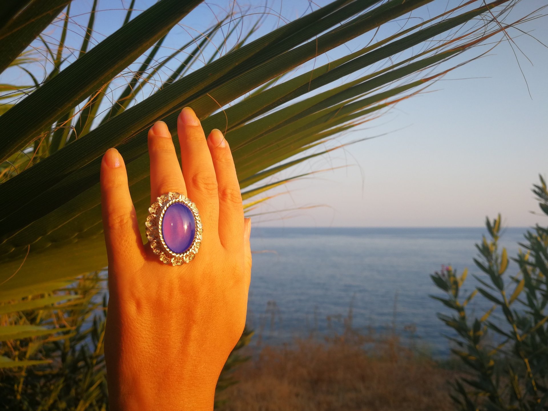 Empress of Elegance - Mood Ring - 25x18 mm - Silver 800 - one of a kind - size 7