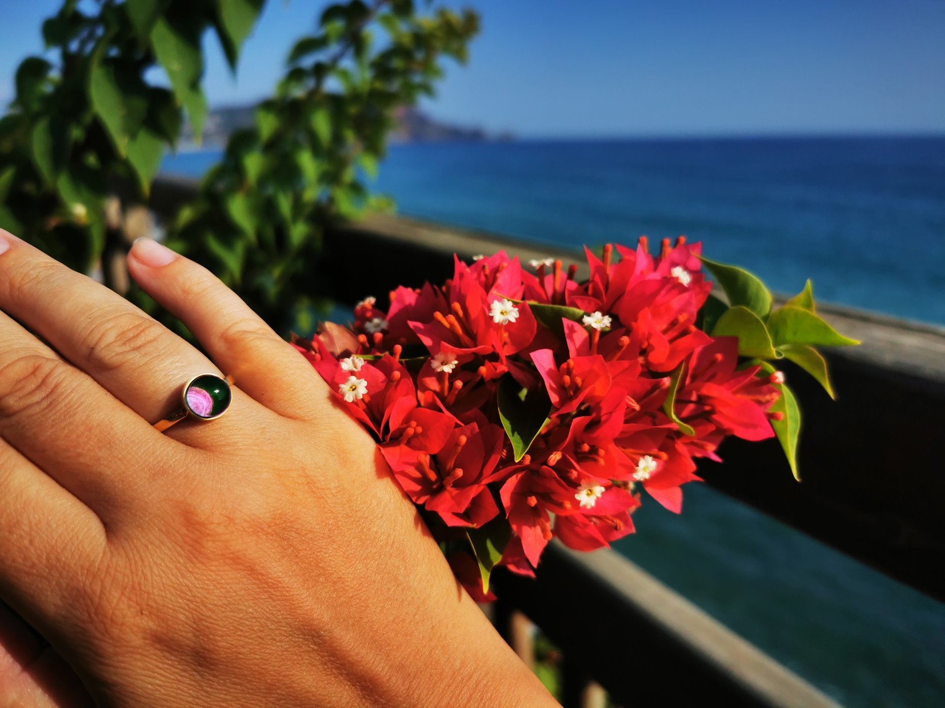 Duchess of the Golden Light - Mood Ring - 8 mm - Gold Plated Sterling Silver 925 - AAA Crystal Quartz