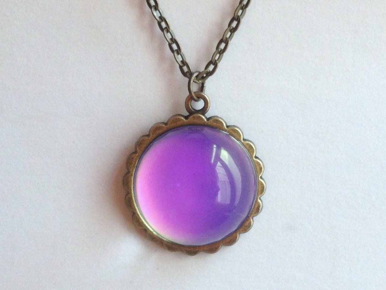 Loving Sun - Mood Necklace - 20 mm - Brass
