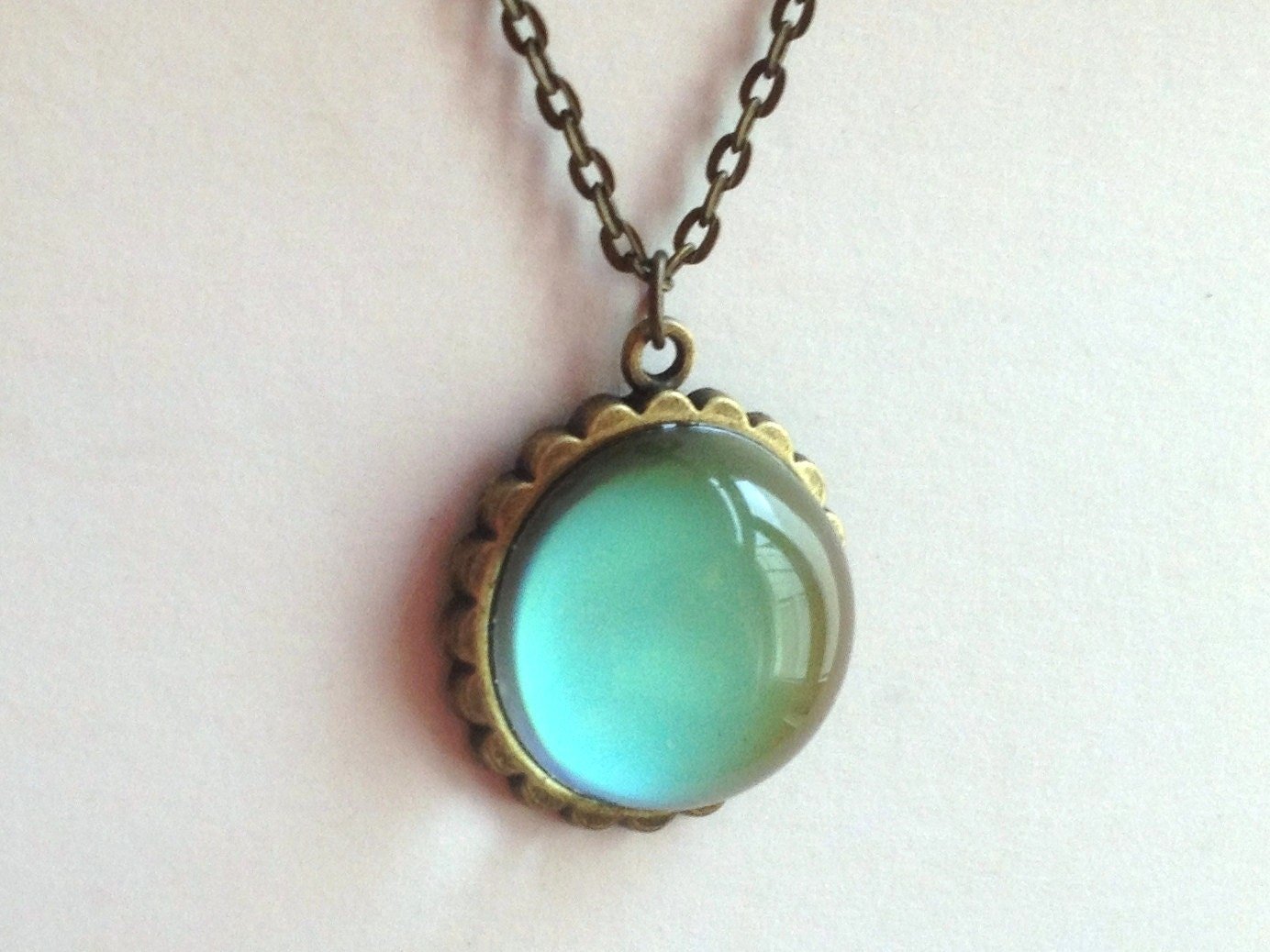 Loving Sun - Mood Necklace - 20 mm - Brass