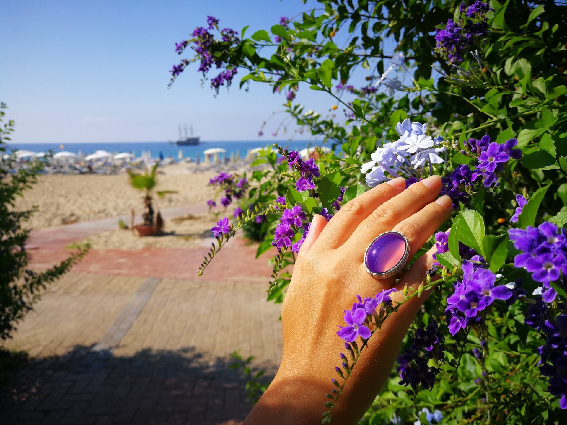 Queen of Avalon - Mood Ring - 25x18 mm - Sterling Silver 925