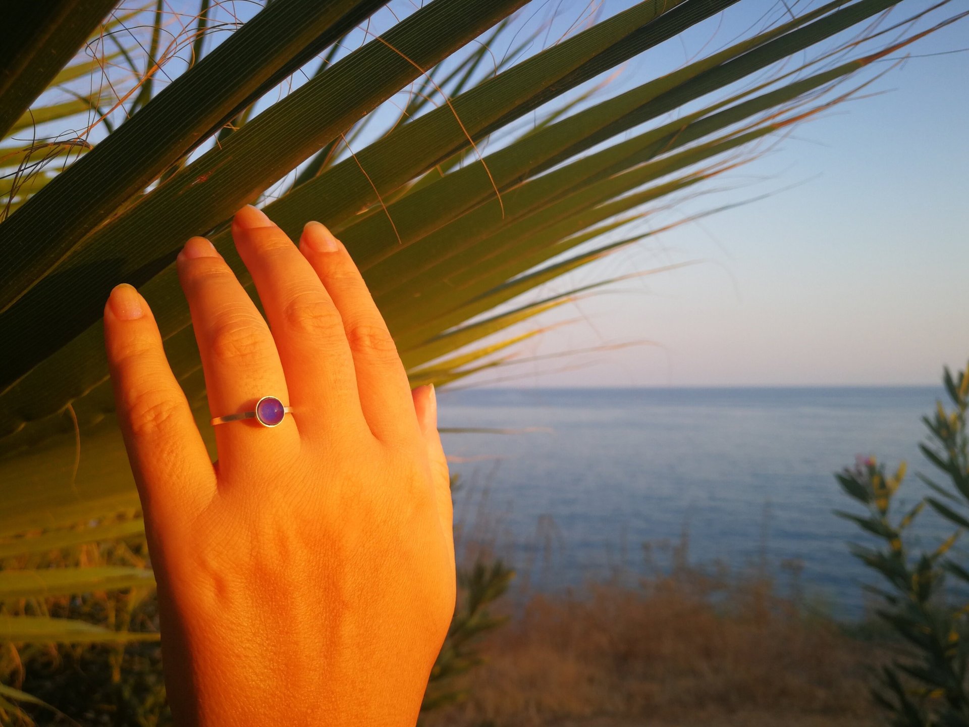 Princess of the Light - Mood Ring - 6 mm - Sterling Silver 925 - AAA Crystal Quartz