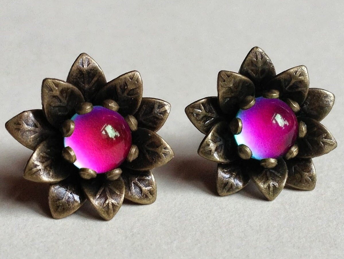 Fairies of the Flower Kingdom - Mood Stud Earrings - 6 mm - Brass