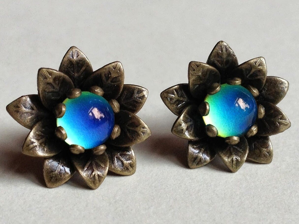 Fairies of the Flower Kingdom - Mood Stud Earrings - 6 mm - Brass