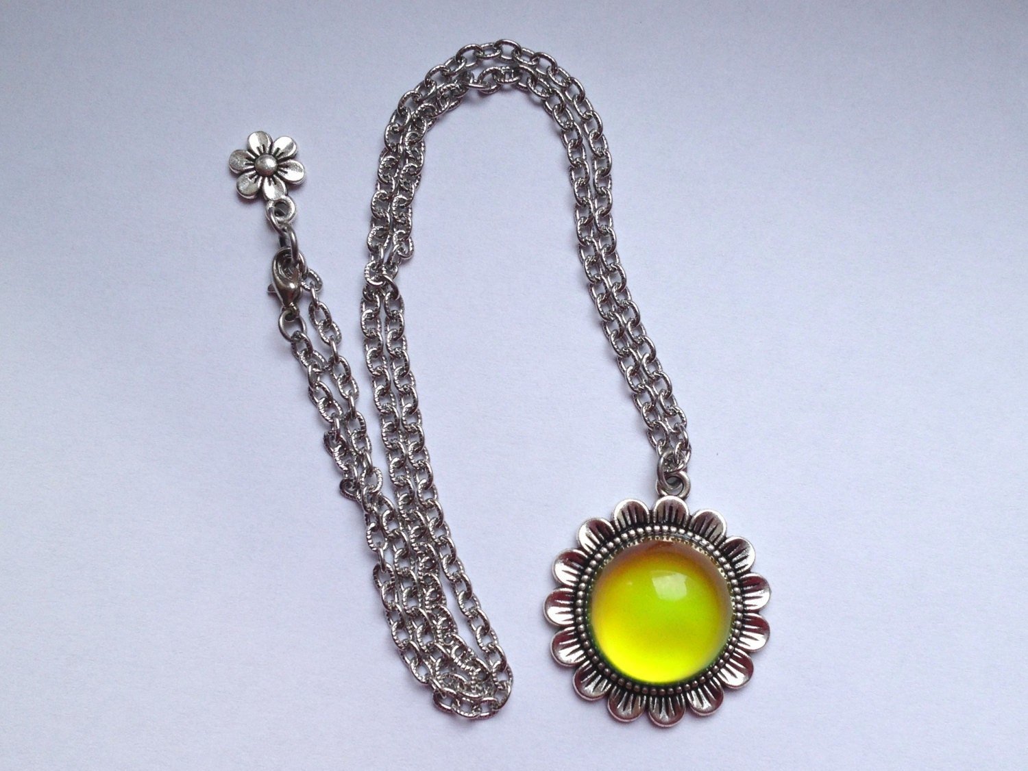 Secret Silver Sunrise of Beauty - Mood Necklace - 20 mm - Brass
