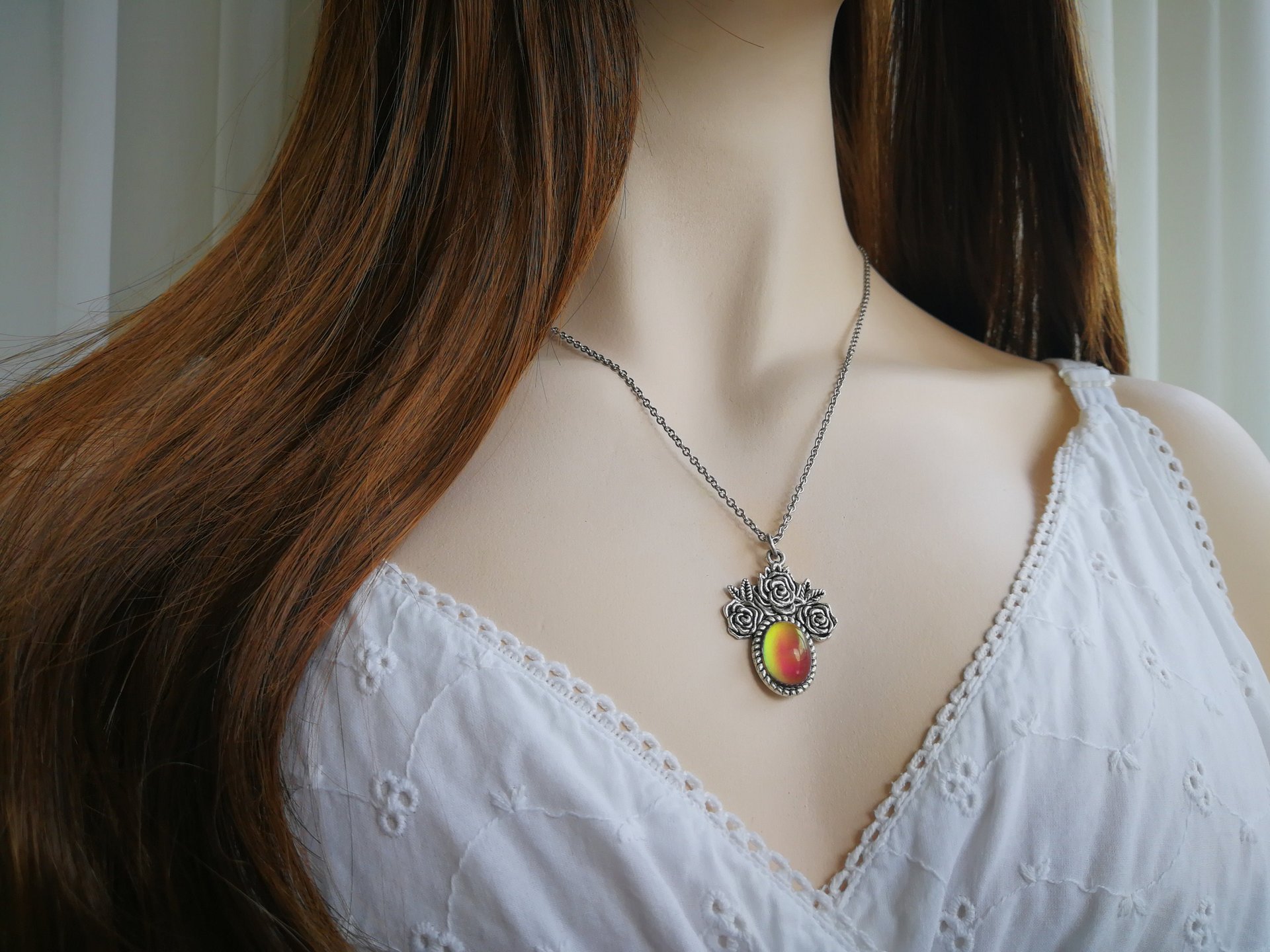 Roses of Love - Mood Necklace - 14x10 mm - Brass