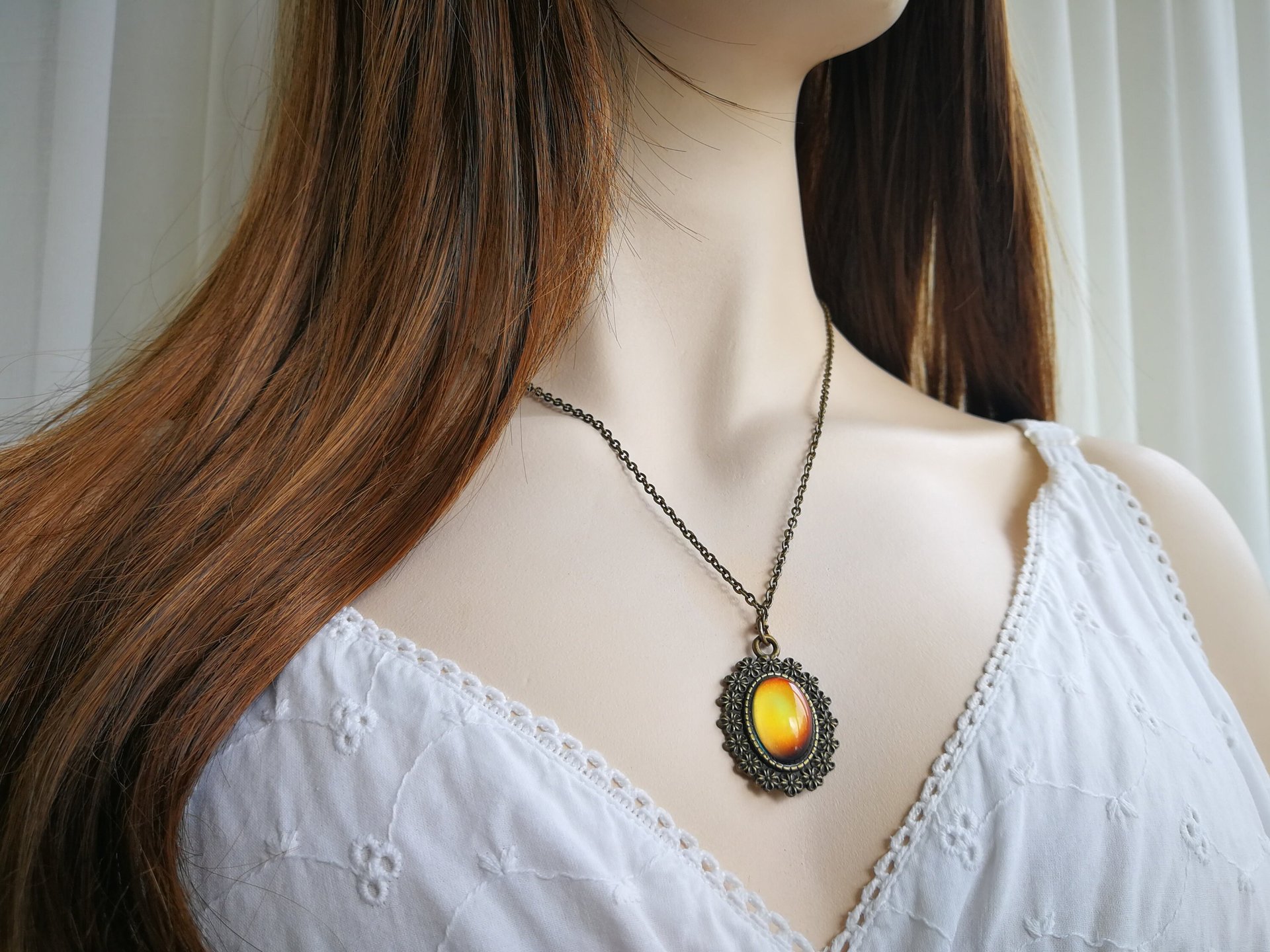 Secret Princess of Zanzibar - Mood Necklace - 18x13 mm - Brass