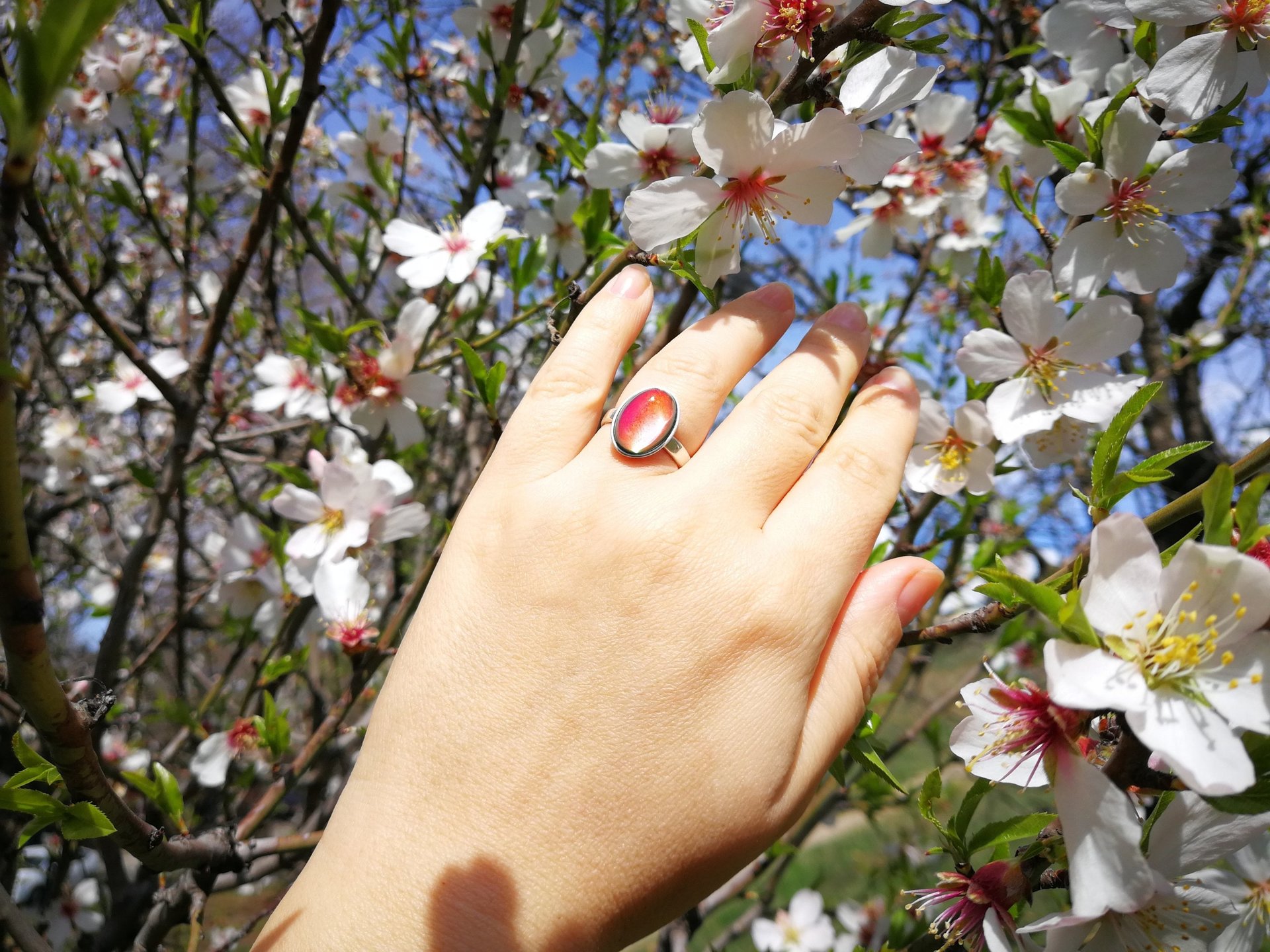 Princess of the Crystal Seas - Mood Ring - 14x10 mm - Sterling Silver 925 (pure or gold plated) - AAA Crystal Quartz