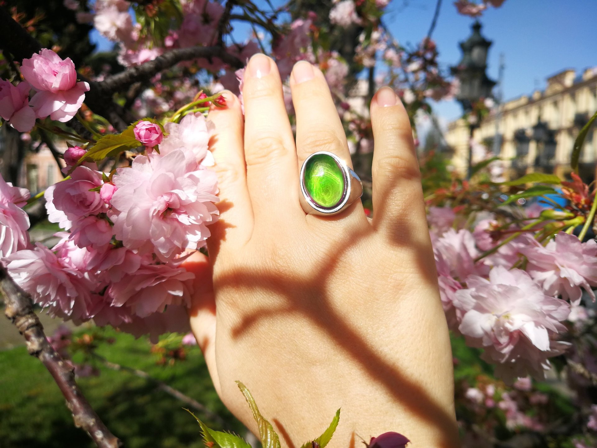 King of Gentlemen - Mood Ring - 18x13 mm - Stainless Steel - smooth AAA Crystal Quartz