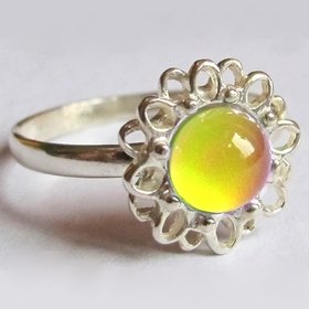Princess of Blossoms - Mood Ring - 6 mm - Sterling Silver 925