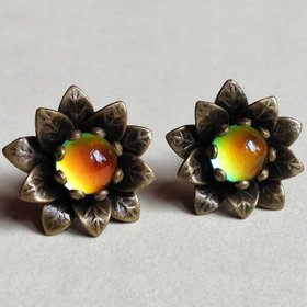 Fairies of the Flower Kingdom - Mood Stud Earrings - 6 mm - Brass