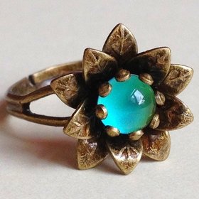 Secret Princess of the Flower Kingdom - Mood Ring - Adjustable - 6 mm - Brass